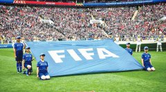 体育趣闻：2018世界杯首战护旗手的6名山里娃，怎