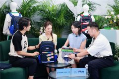 FILA KIDS 蝶翼减负包全面升级 科学减负，呵护孩子