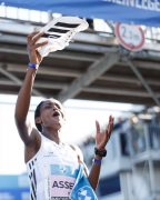 马拉松女子世界纪录大幅提升 ADIOS PRO EVO 1柏林首