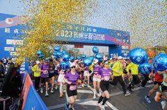扬子江药业2023泰州半程马拉松赛鸣枪开跑，探索