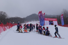 冲！首届青少年滑雪巡回赛-第三站鳌山站